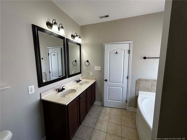 2804 Deepwater Court, Fayetteville, NC 28306