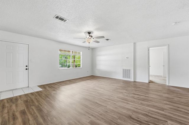 6492 Bonanza Drive, Montgomery, TX 77316