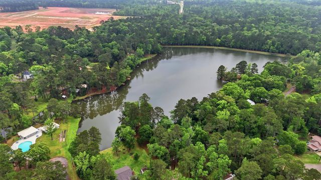 6492 Bonanza Drive, Montgomery, TX 77316