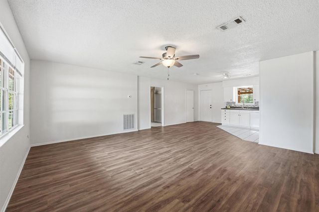 6492 Bonanza Drive, Montgomery, TX 77316