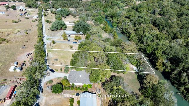 314 Red Bird LN, Kingsbury, TX 78638