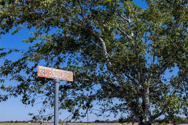 314 Red Bird LN, Kingsbury, TX 78638