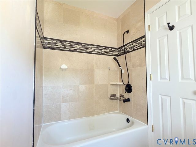 9017 Jeans Grove Ln, Mechanicsville, VA 23116