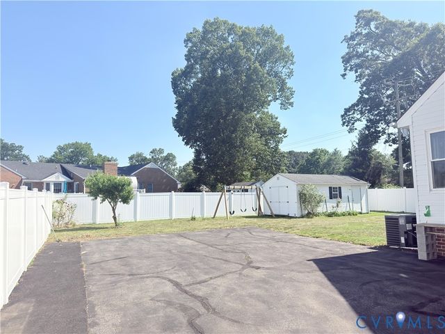9017 Jeans Grove Ln, Mechanicsville, VA 23116