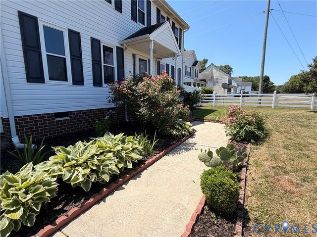 9017 Jeans Grove Ln, Mechanicsville, VA 23116