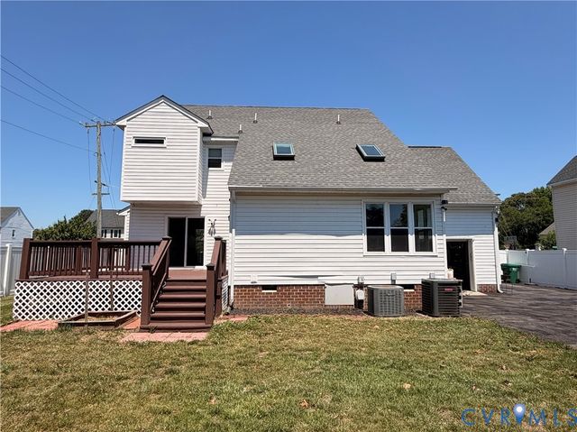 9017 Jeans Grove Ln, Mechanicsville, VA 23116