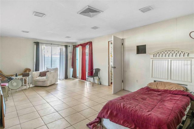 2695 S EAST AVENUE, Sarasota, FL 34239
