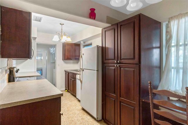 2695 S EAST AVENUE, Sarasota, FL 34239