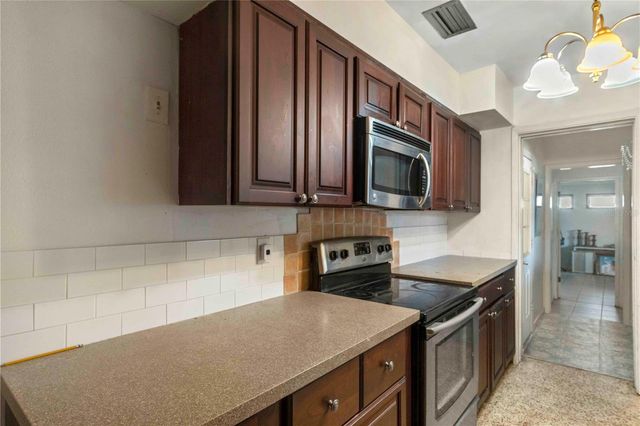 2695 S EAST AVENUE, Sarasota, FL 34239