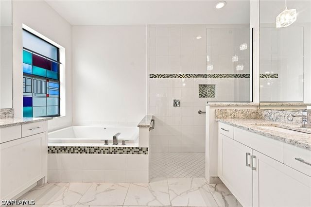 4617 Azalea DR, Naples, FL 34119