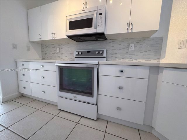 3523 SW 169th Ter, Miramar, FL 33027