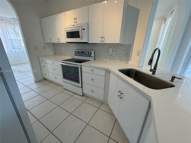 3523 SW 169th Ter, Miramar, FL 33027