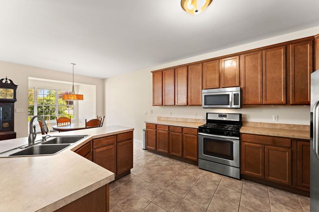 1356 Silver Fern Lane, Schererville, IN 46375