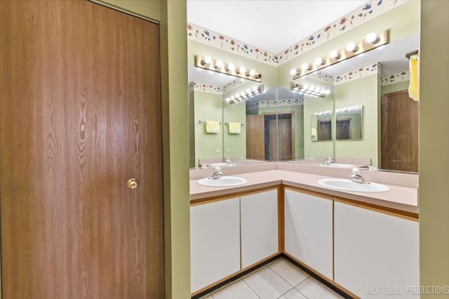 1334 Coldspring Road 1334, Carol Stream, IL 60188