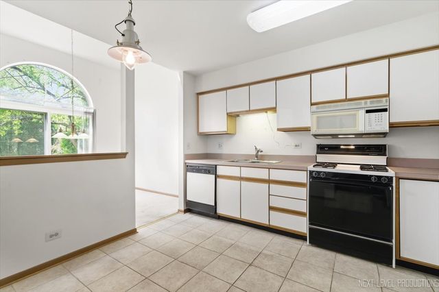 1334 Coldspring Road 1334, Carol Stream, IL 60188