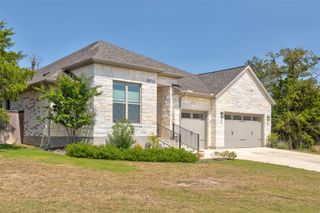 132 Darst LN, Bastrop, TX 78602