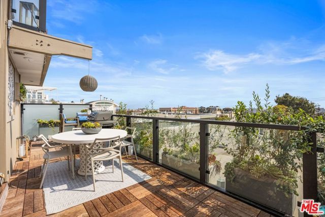 302 Ashland Avenue 301, Santa Monica, CA 90405