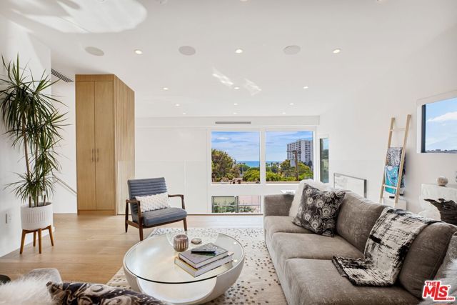302 Ashland Avenue 301, Santa Monica, CA 90405