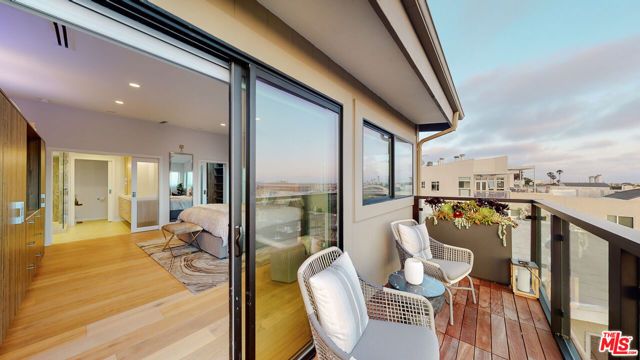 302 Ashland Avenue 301, Santa Monica, CA 90405