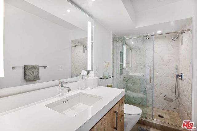 302 Ashland Avenue 301, Santa Monica, CA 90405