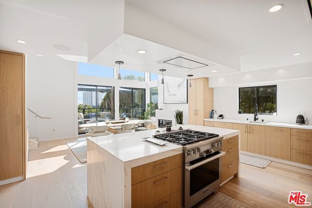 302 Ashland Avenue 301, Santa Monica, CA 90405