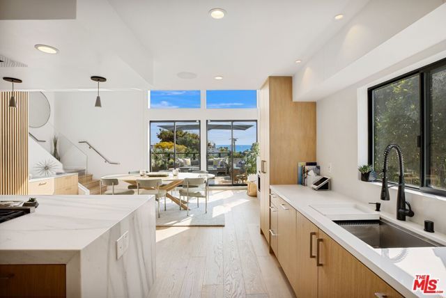 302 Ashland Avenue 301, Santa Monica, CA 90405