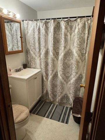 89 Mammoth Rd, Lowell, MA 01854