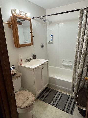 89 Mammoth Rd, Lowell, MA 01854
