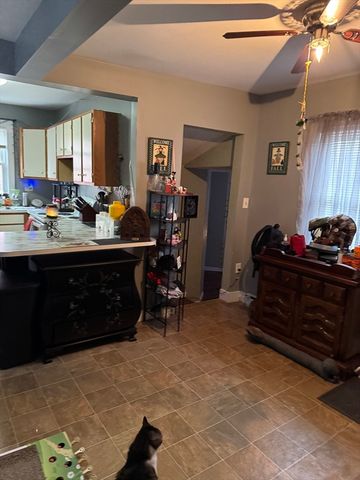 89 Mammoth Rd, Lowell, MA 01854
