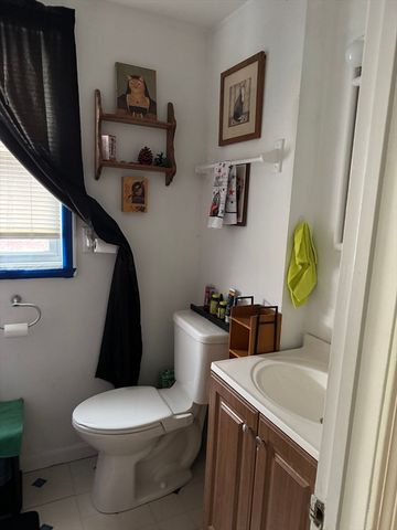 89 Mammoth Rd, Lowell, MA 01854