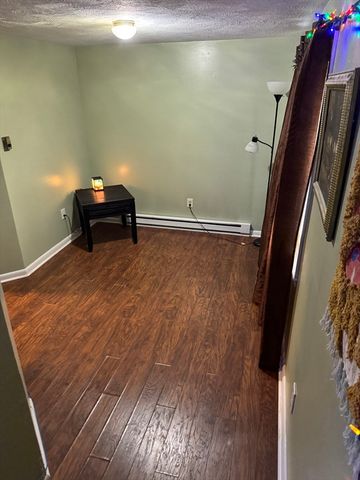 89 Mammoth Rd, Lowell, MA 01854