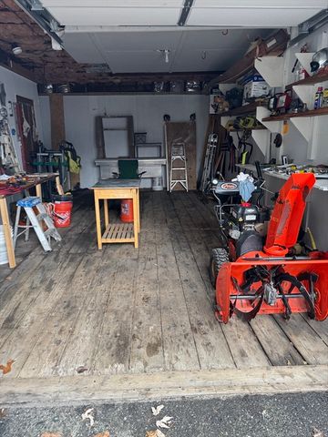 89 Mammoth Rd, Lowell, MA 01854