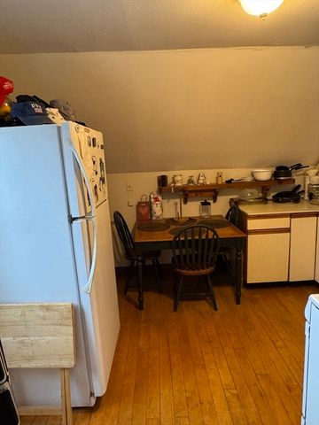 89 Mammoth Rd, Lowell, MA 01854