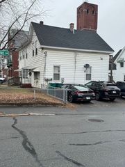 89 Mammoth Rd, Lowell, MA 01854