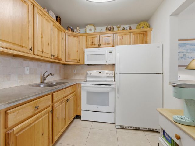 480 Horizon W, Boynton Beach, FL 33435