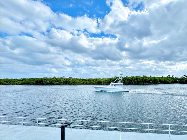 480 Horizon W, Boynton Beach, FL 33435