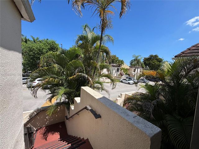 12922 SW 88th Ter B-206, Miami, FL 33186
