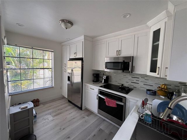 12922 SW 88th Ter B-206, Miami, FL 33186