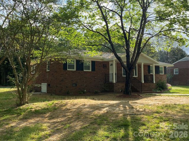 102 Mcdowell Street, Great Falls, SC 29055