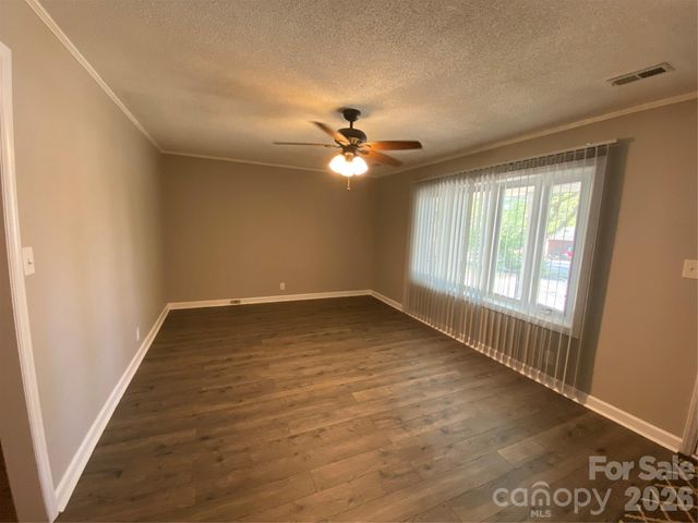 102 Mcdowell Street, Great Falls, SC 29055