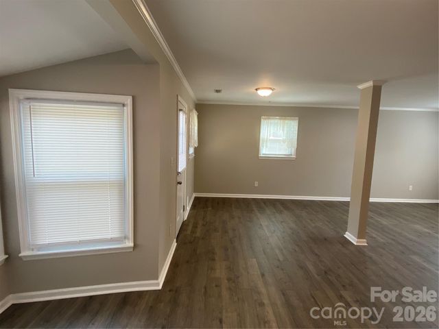 102 Mcdowell Street, Great Falls, SC 29055