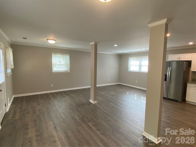 102 Mcdowell Street, Great Falls, SC 29055