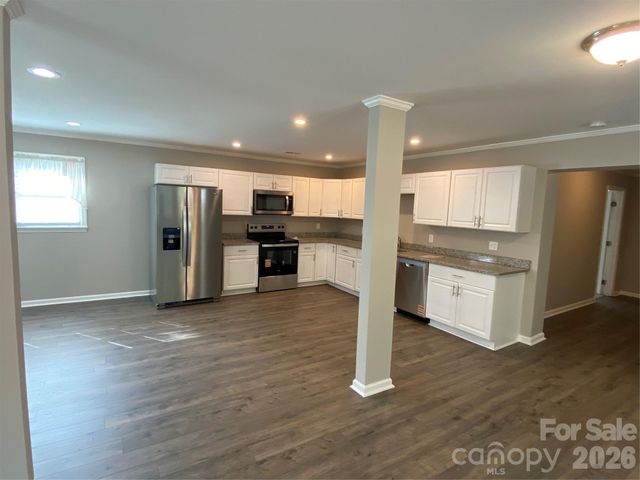 102 Mcdowell Street, Great Falls, SC 29055