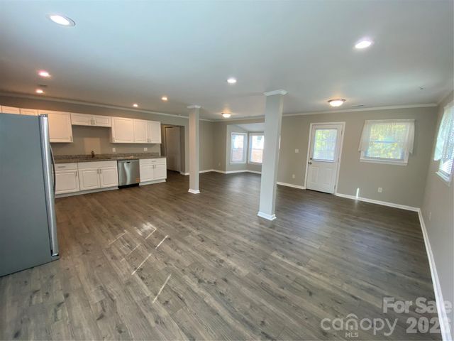 102 Mcdowell Street, Great Falls, SC 29055