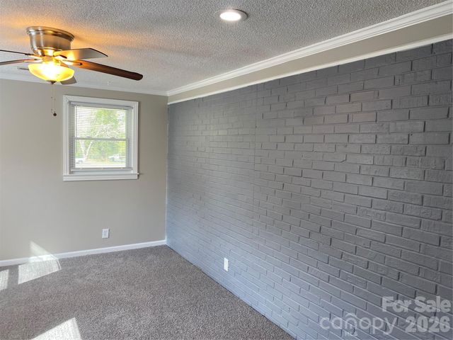 102 Mcdowell Street, Great Falls, SC 29055