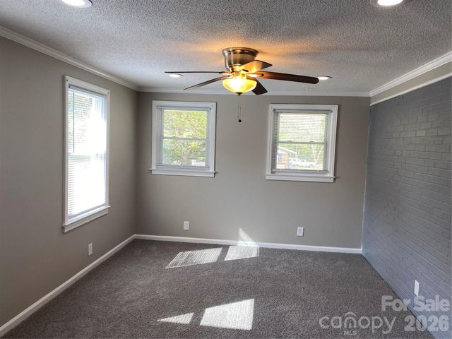 102 Mcdowell Street, Great Falls, SC 29055