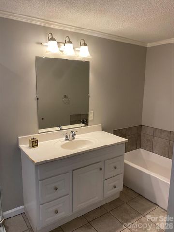 102 Mcdowell Street, Great Falls, SC 29055