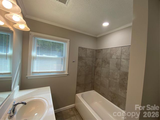 102 Mcdowell Street, Great Falls, SC 29055
