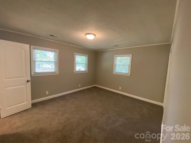 102 Mcdowell Street, Great Falls, SC 29055