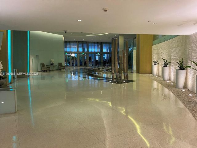 92 SW 3rd St 1509, Miami, FL 33130